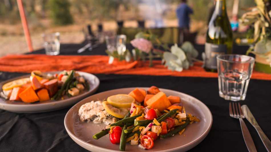 Enjoy healthy, delicious food on our Larapinta walks | Luke Tscharke