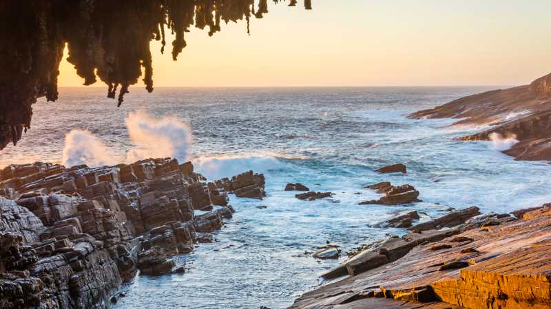 Admirals Arch - Kangaroo Island Wilderness Trail | Lauren Bath