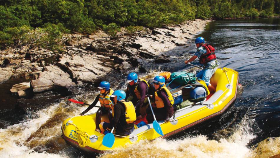 Navigating the rapids on the Franklin River | Carl Roe
