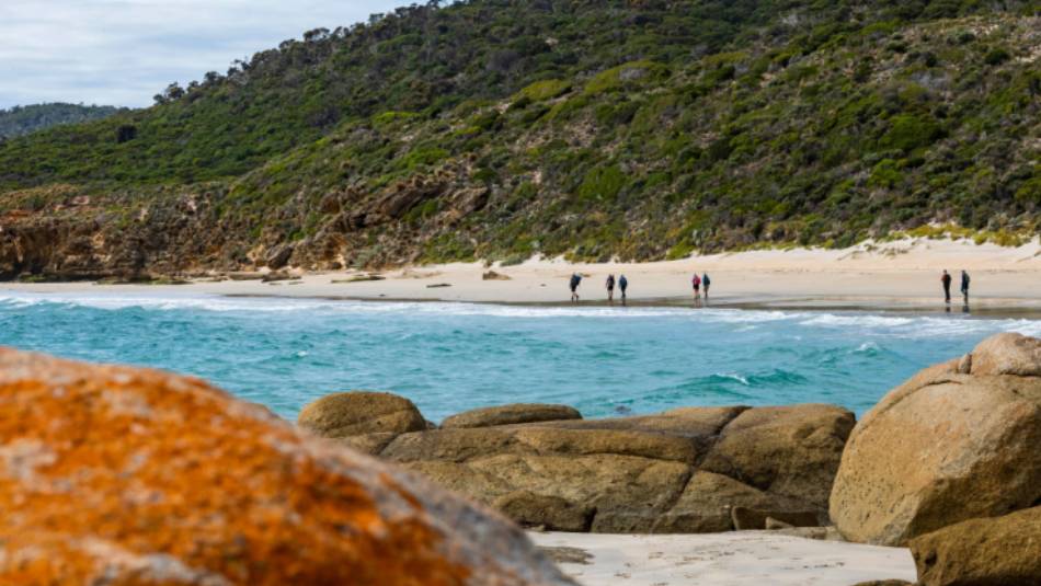 Discover unique granite formations when hiking the Flinders Island coastline | Lachlan Gardiner