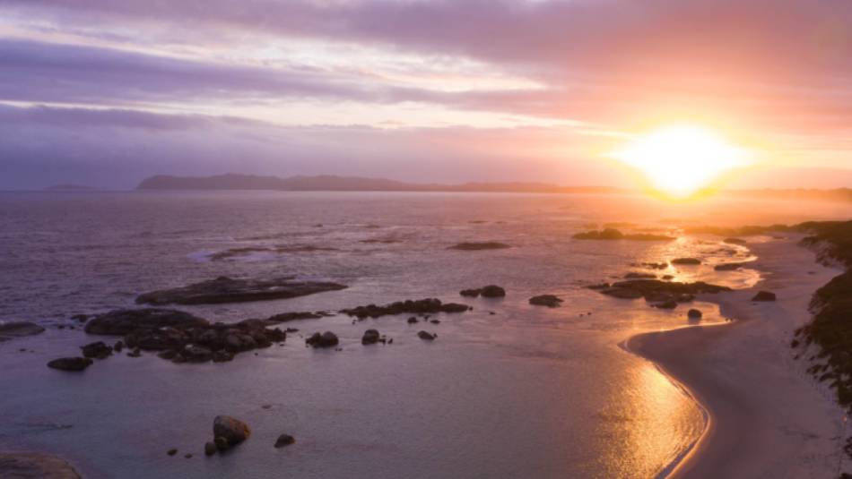 Enjoy stunning sunsets over the Southern Ocean | Tourism Western Australia