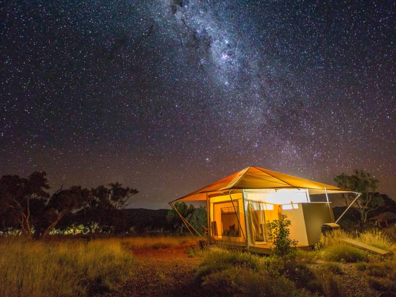 Sleep under the outback stars at Karijini Eco Retreat | Tourism Western Australia