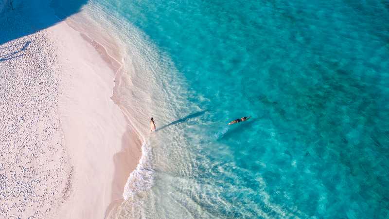 Experience the crystal clear water of Turquoise Bay | Tourism Western Australia
