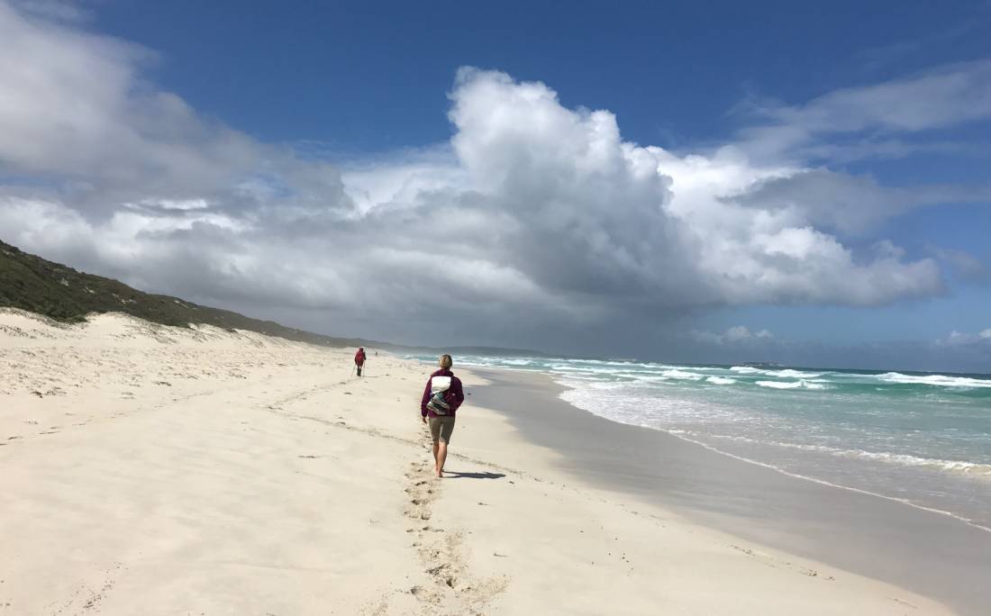 Enjoying a barefoot walk along the beaches on the Cape to Cape Track |  <i>Catriona Sutherland</i>