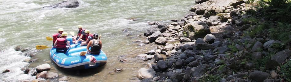 Drop in spot on the Paquare river, Costa Rica -  Photo: Sophie Panton