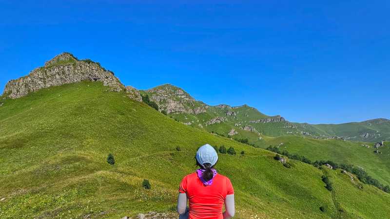 Lunch stop with a magnificent view on top of Haghartsin Mound | Gesine Cheung