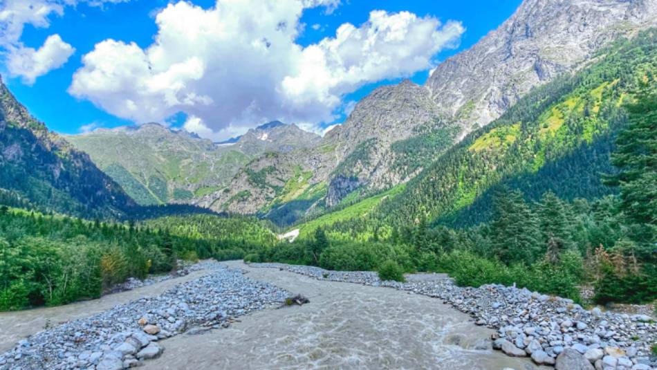 Witness stunning alpine landscapes on the Transcaucasian Trail in Georgia | Gesine Cheung