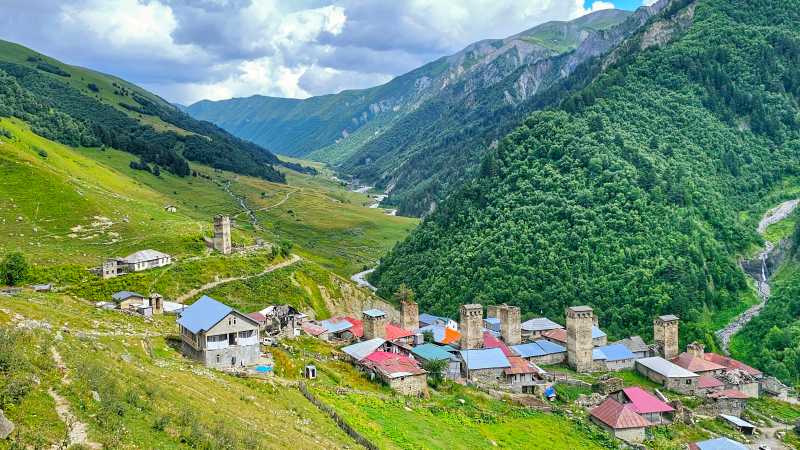 Hiking through remote villages in Georgia | Gesine Cheung