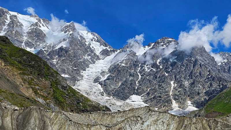 Mountain scenery on the Transcaucasian Trail in Georgia | Gesine Cheung