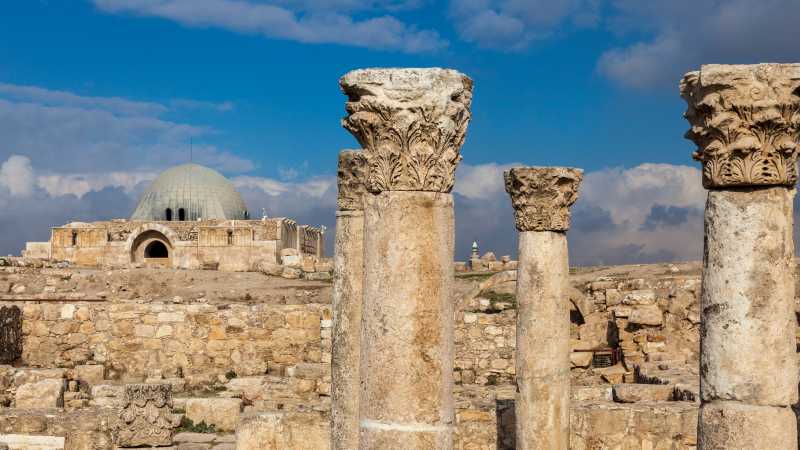 Pillars & ruins of the domed audience hall at the Citadel, Amman | Richard I'Anson