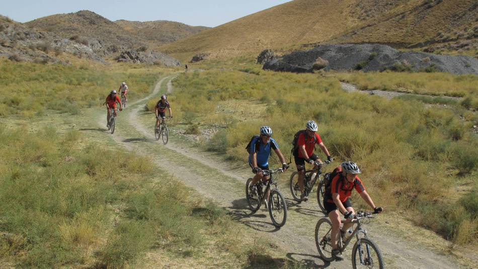 Sweeping trails on Uzbekistan by Bike