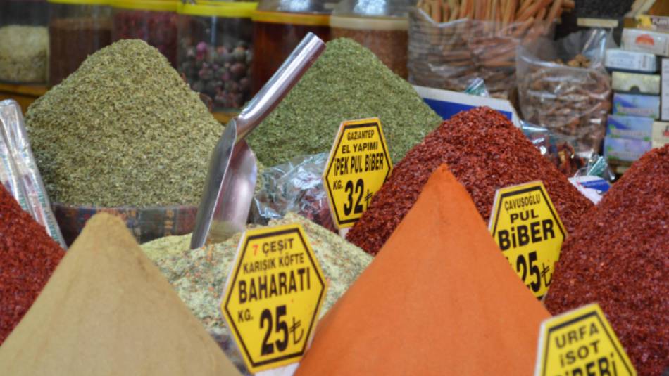 The famous spice markets in Istanbul | Erin Williams
