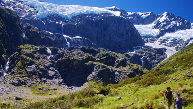 Hiking at the Rob Roy Glacier