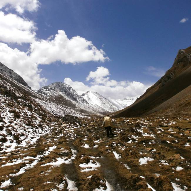 Views down a rocky valley on the Bhutan Jomolhari Trek | Lisa Delorme