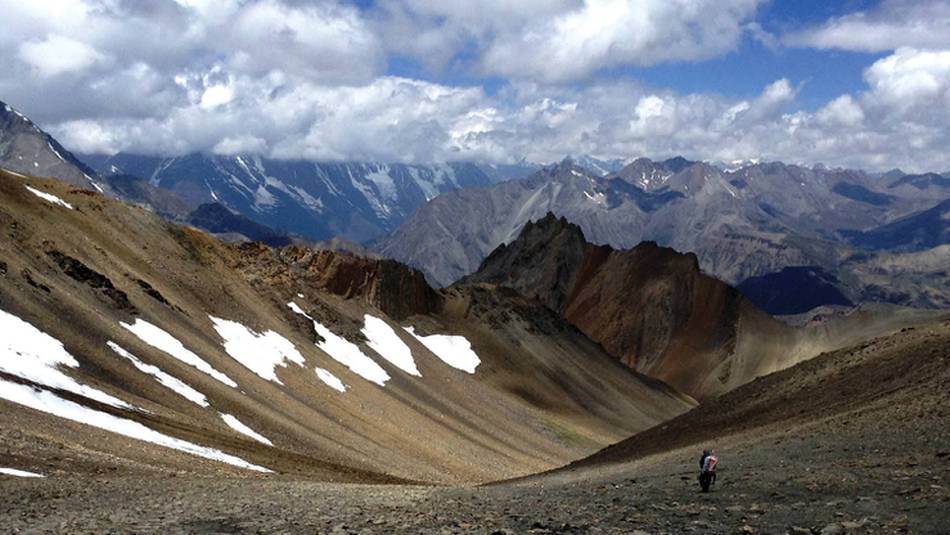 Beautiful landscape while crossing the Thorong La on the Great Himalaya Trail | Ray Mustey