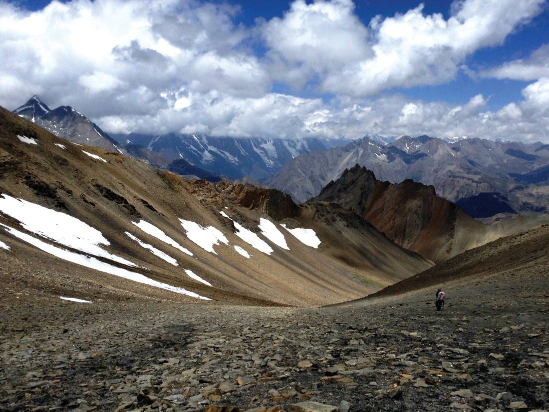 Beautiful landscape while crossing the Thorong La on the Great Himalaya Trail |  <i>Ray Mustey</i>