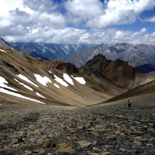 Beautiful landscape while crossing the Thorong La on the Great Himalaya Trail