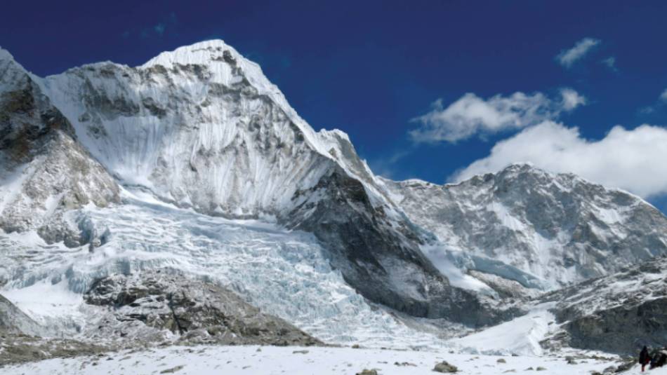 Trekking through snow on the way towards Ghunsa | Ray Mustey