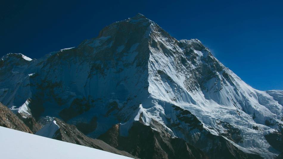 Views of Makalu from the Sherpani Col | Robin Boustead