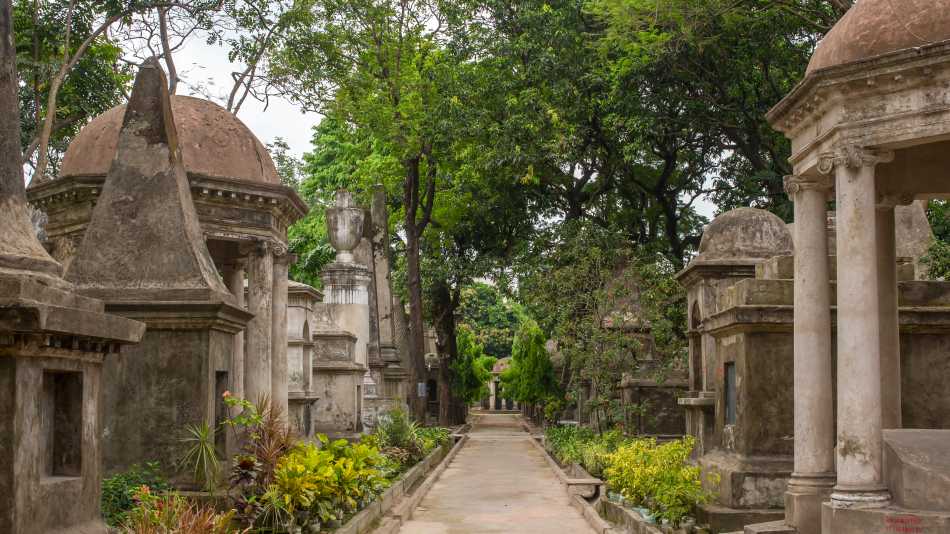 South Park Street Cemetery, Kolkata | shutterstock