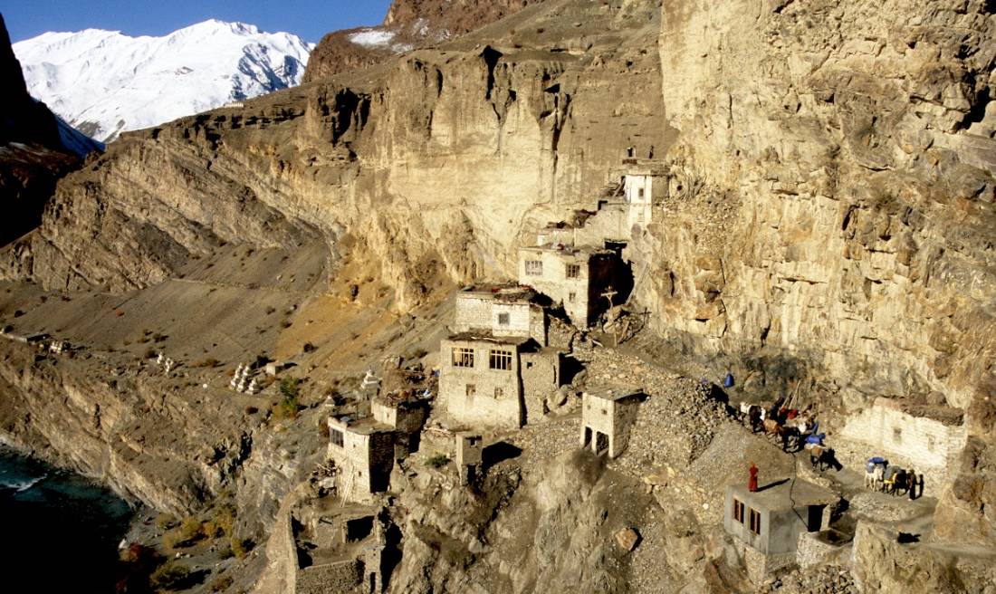 Zanskar village cut into the side of the mountain |  <i>Garry Weare</i>