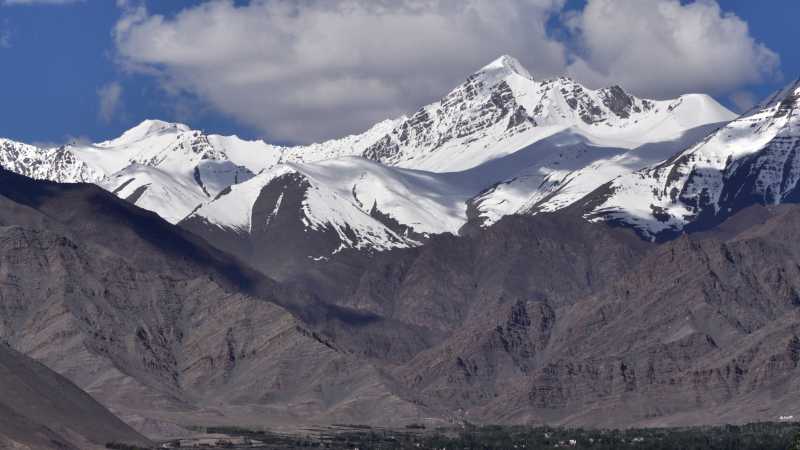 The vast mountainous scenery in the Indian Himalayas | Adam Mussolum
