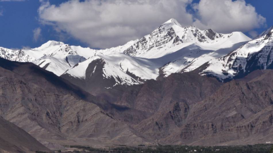 The vast mountainous scenery in the Indian Himalayas | Adam Mussolum