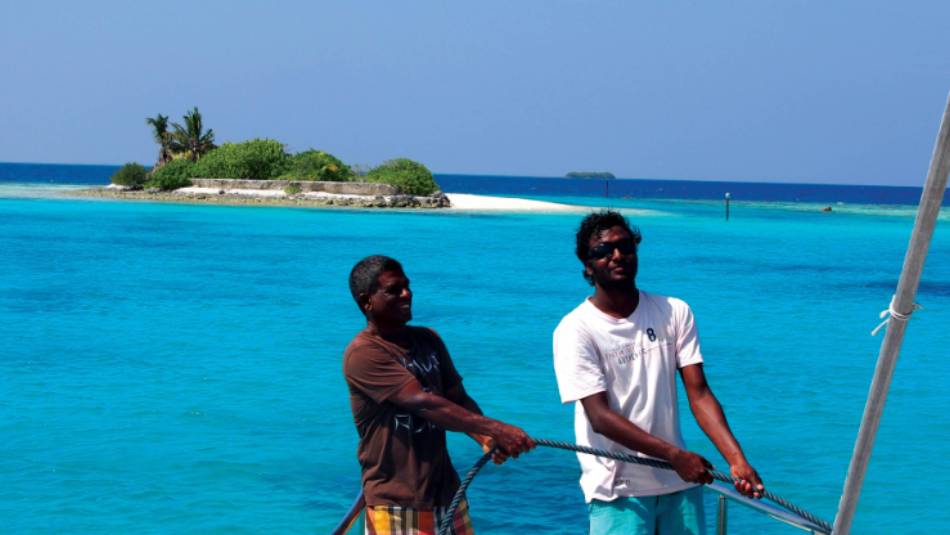 Sailing towards the lovely Waagali | Deb Wilkinson