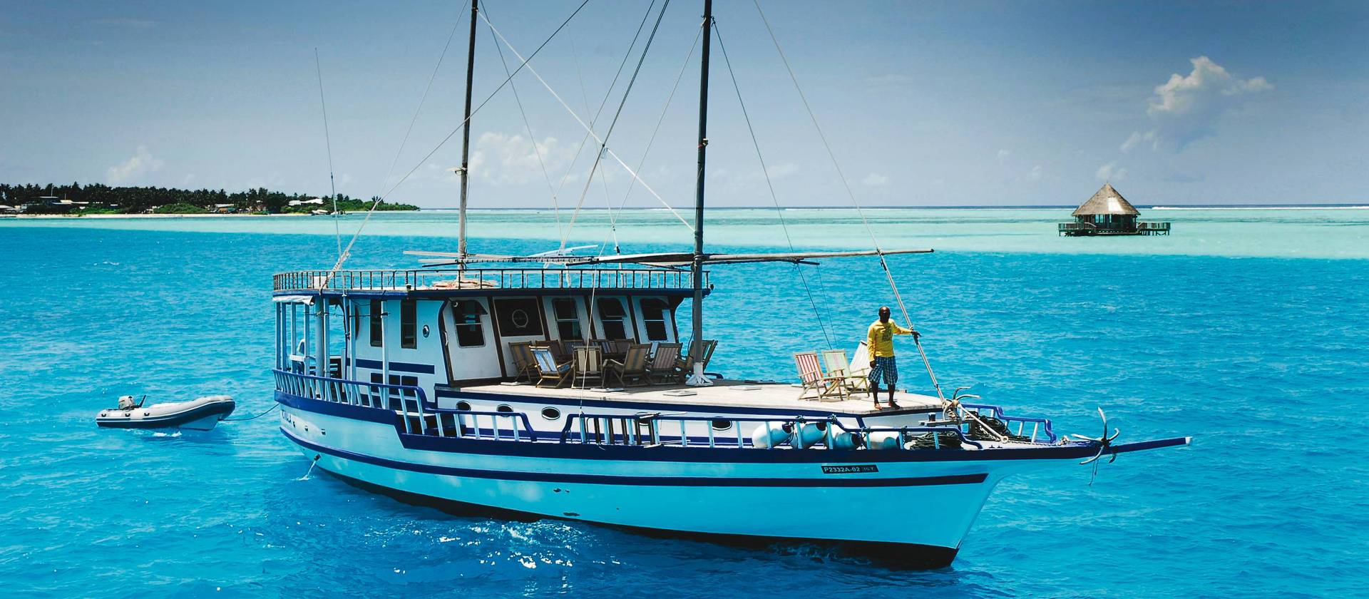 small boat cruise maldives