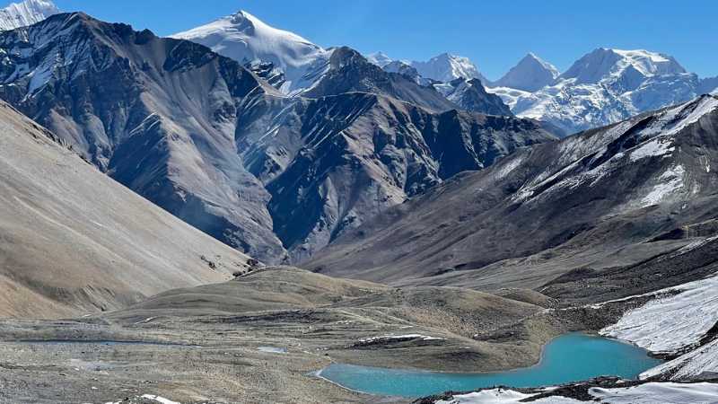 Approaching Teri La | Garry Weare