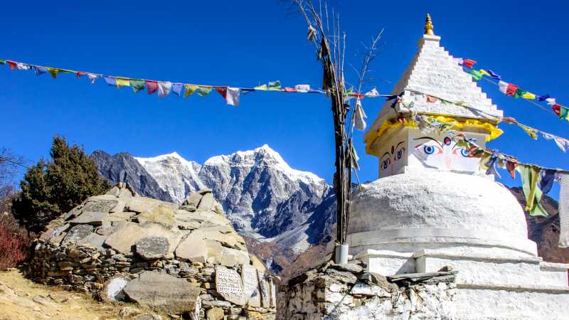 Chorten and mani stones Solu khumbu | Margie Thomas