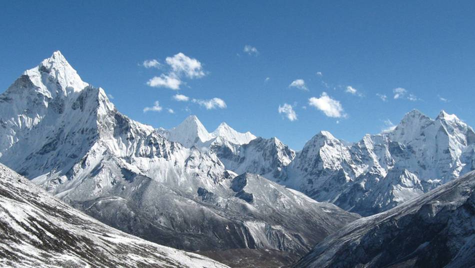 Into the mountains beyond Thyangboche Monastery on route to Everest Base Camp | Michael Harkness