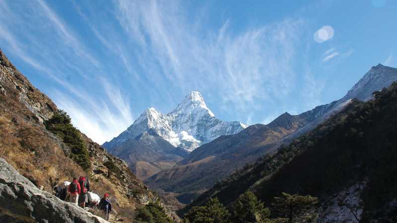 Heading towards Ama Dablam in the Everest region | Nadine Noel