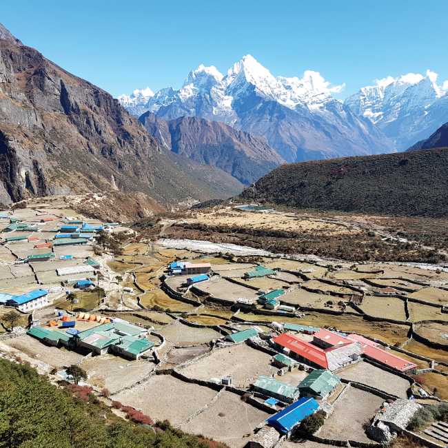 Breathtaking views as we trek down towards Thame | Monika Molenda