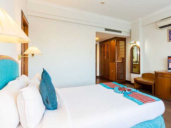 Hotel Le Himalaya | Kelvin Law
