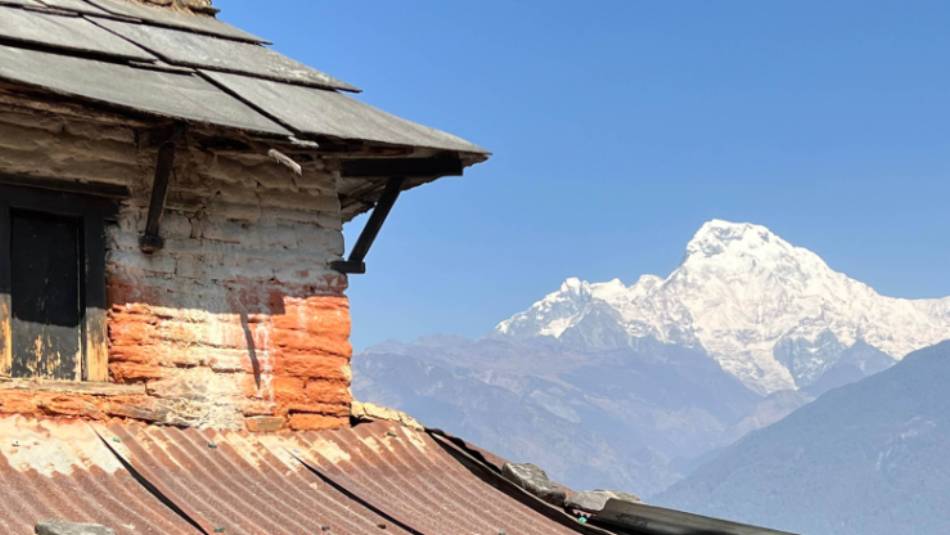 Enjoy the traditional Gurung villages of the Annapurna region with the towering Dhaulagiri and Annapurna ranges providing the ideal backdrop | Sue Badyari