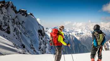 Mountain views that stretch forever | Lachlan Gardiner