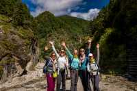 Hiking up the hill from Monjo to Namche Bazaar | Lachlan Gardiner
