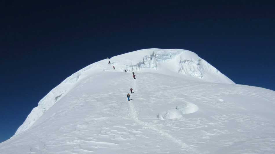 Heading to the summit of Mera Peak | Nathan Drane