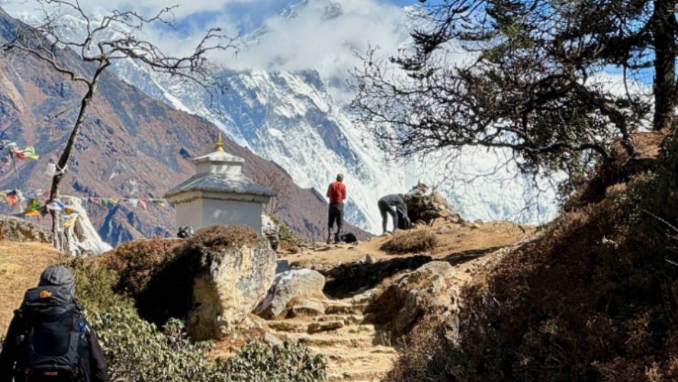 Trekkers chorten and mountains Everest region | Margie Thomas