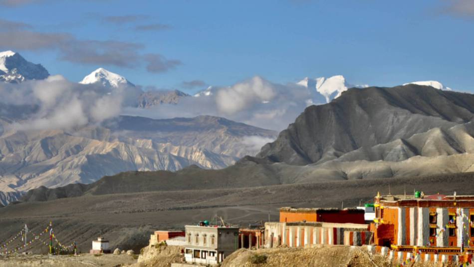 Seeping views across Tsarang Dzong in Mustang | Garry Weare