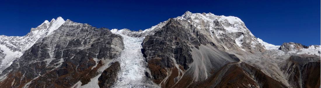 Taking in beautiful panoramic views on the Yubra Himal & Langshisha Ri Mountaineering Expedition |  <i>Soren Kruse Ledet</i>