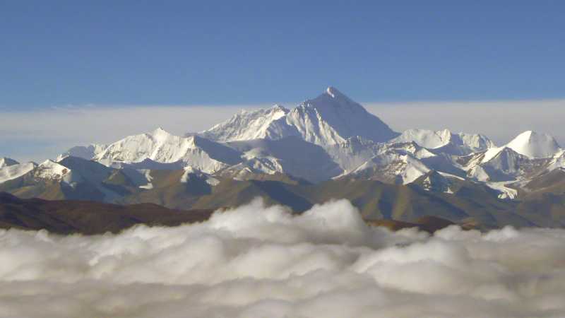 Mount Everest viewed from Pang La Pass in Tibet. | Colin Miller