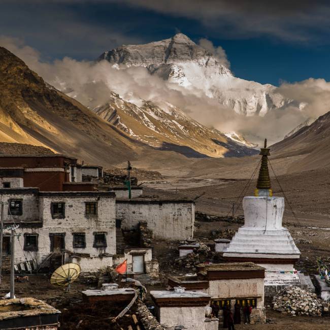 Rongphu Monastery, with Mt Everest in the background | Richard I'Anson