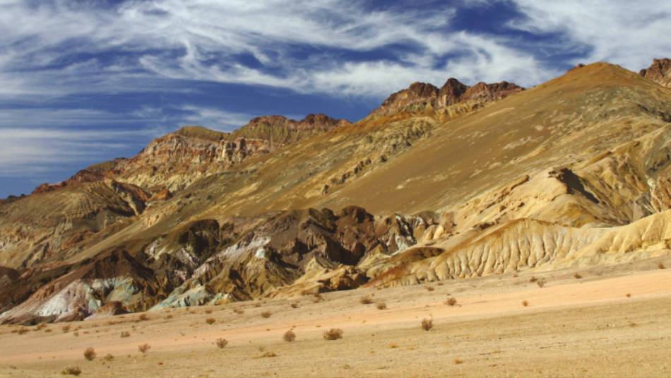 Barren landscape of California's Death Valley

 | Lynne Challinor