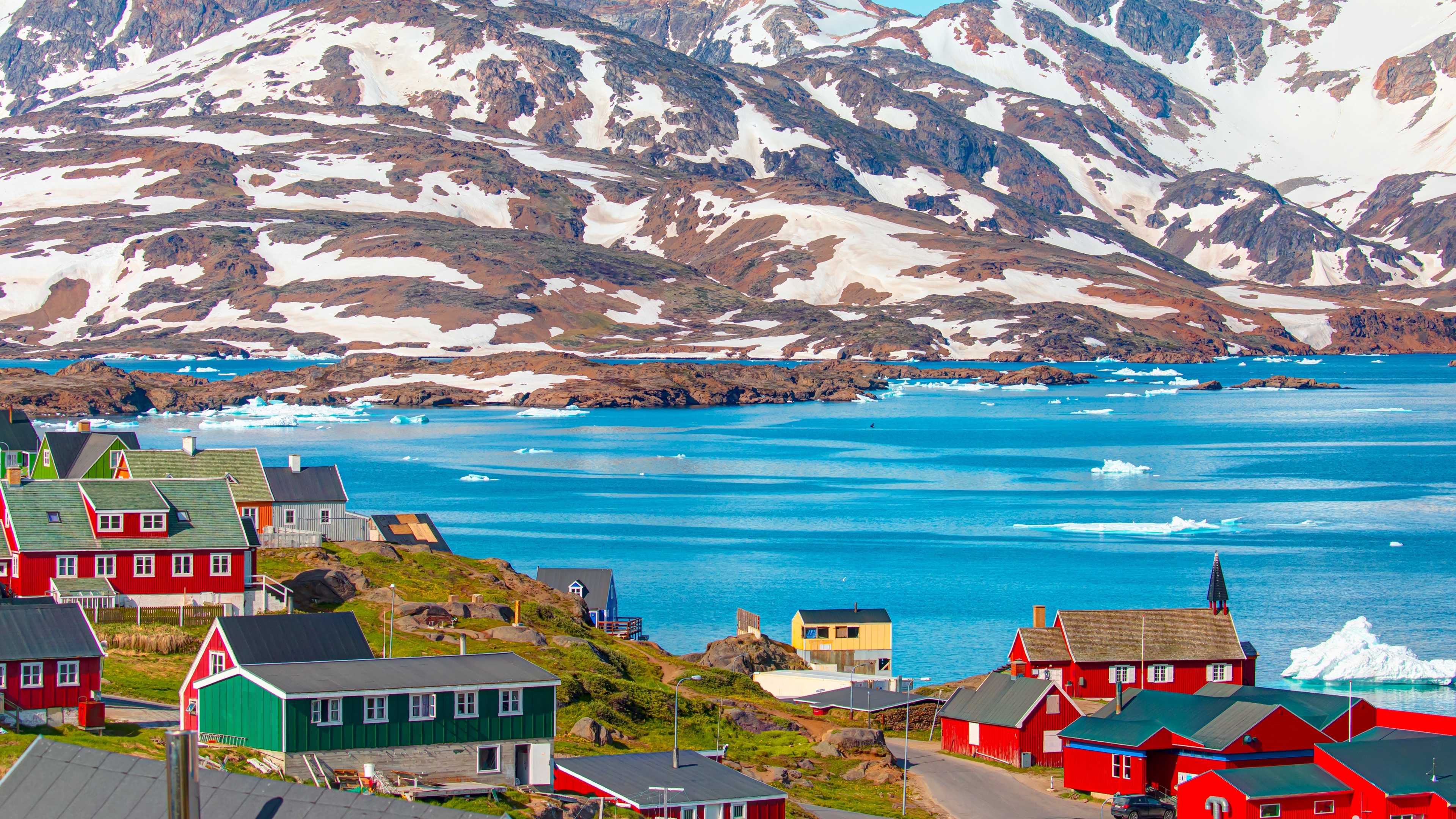 Greenland Trekking | Walking in the fjords of Greenland