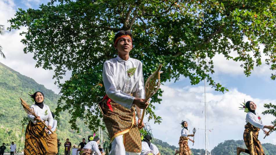 A warm welcome on Banda Neira, Indonesia | Fiona Wardle
