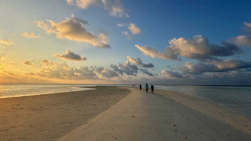 Sand bar sunsets in the Maldives - Maldives Dhoni Photography Expedition with Paul Zizka, Maldives