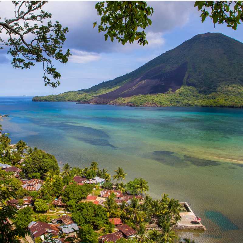 Gunung Api Volcano, Banda islands