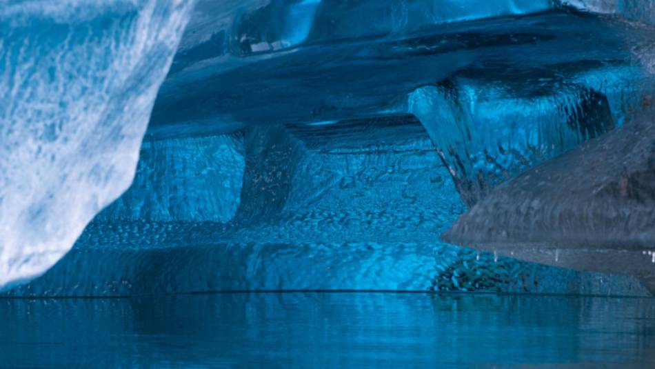 The ever changing ice sculptures of the Arctic | Virgil Reglioni